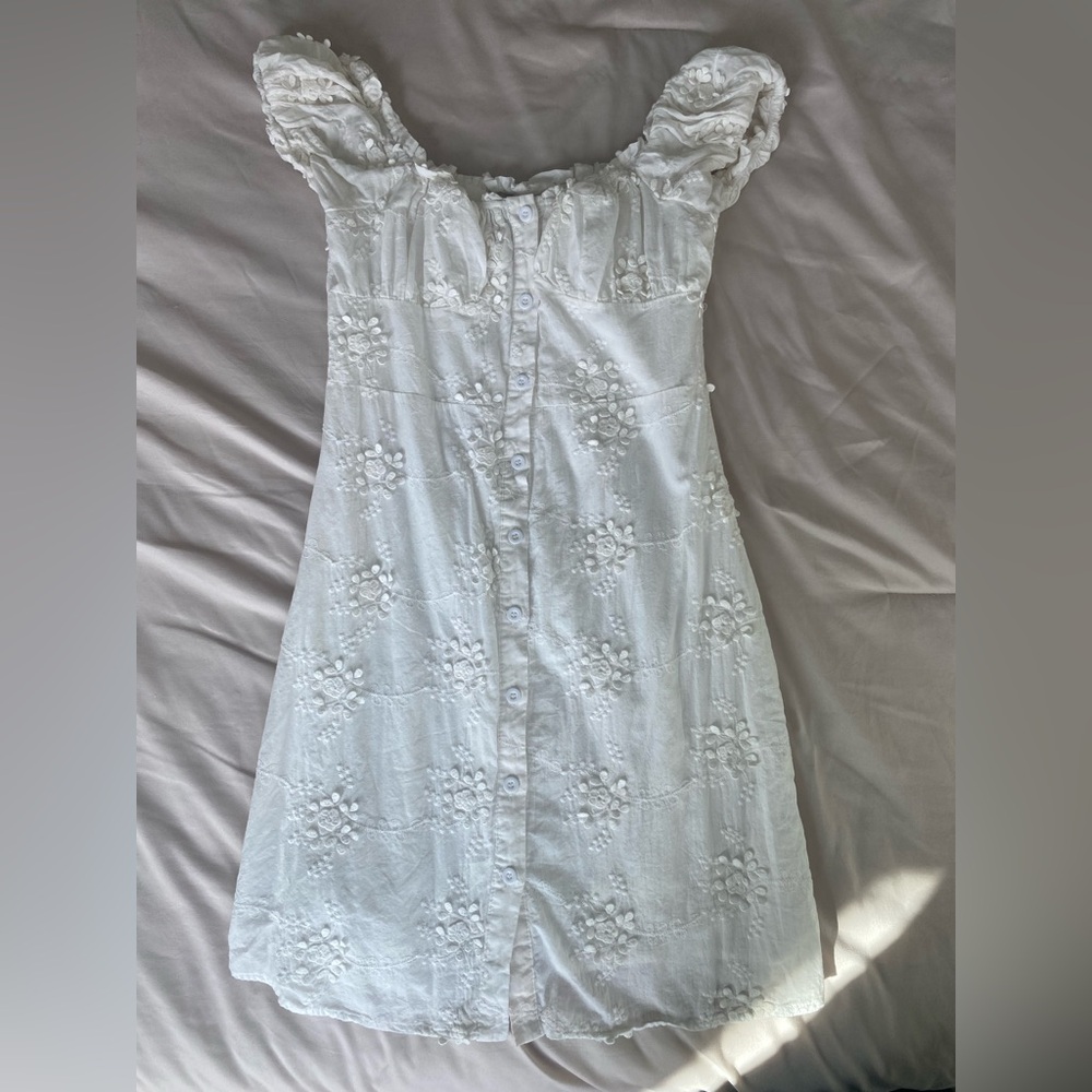 Kourt White Floral Button-Down Dress Size S